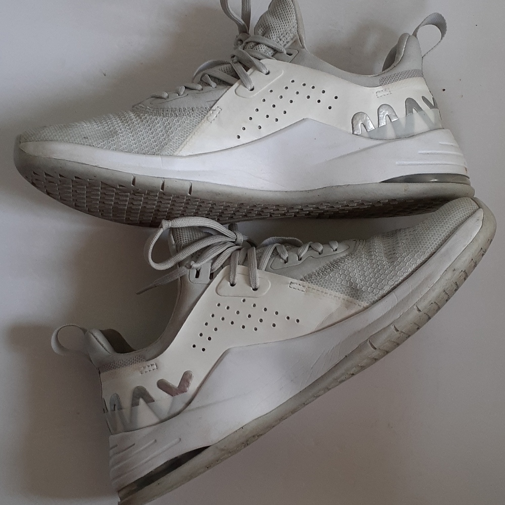 womens air max bella 3